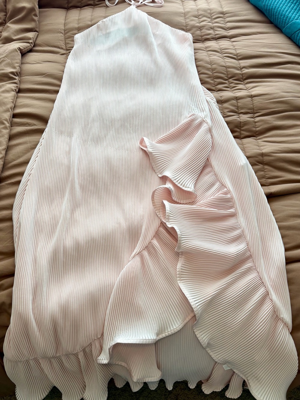 PrettyLittleThing Blush Pink Halter Ruffle Maxi Dress - Picture 6 of 8